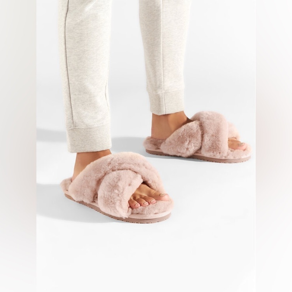 Mou ROBE Criss-Cross Slippers Size 7